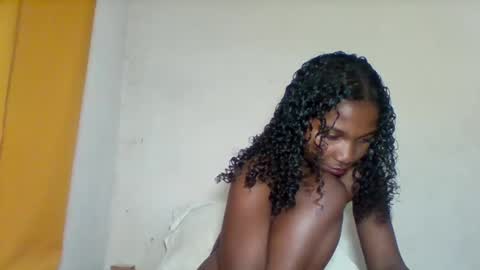 mila_lunah online show from April 4, 6:49 pm