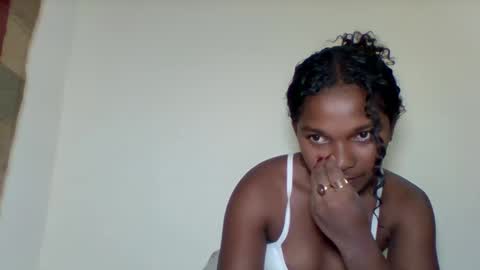 mila_lunah online show from April 18, 10:43 pm