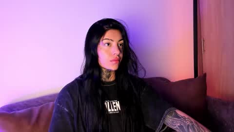 Snapshot of mila_monty__ chatting on November 5, 12:21 am online show from November 5, 12:21 am