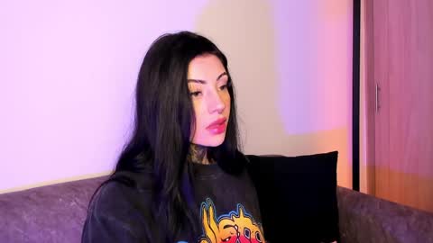 Snapshot of mila_monty__ chatting on May 27, 2:41 am online show from May 27, 2:41 am