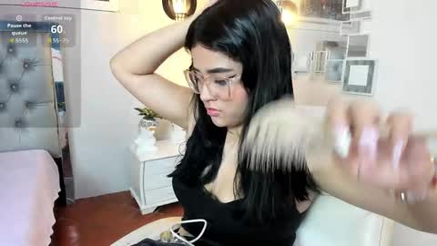 Snapshot of mila_quin chatting on May 28, 7:55 pm mila_quin online show from May 28, 7:55 pm