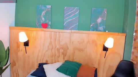 Mila and samy online show from October 20, 11:54 am