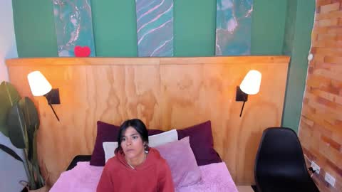 Mila and samy online show from December 4, 12:03 pm