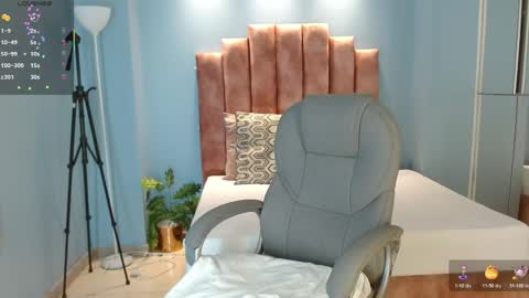 milaa_star online show from April 22, 4:04 am