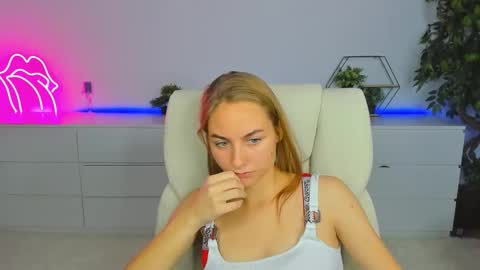 Snapshot of milaaddam chatting on September 30, 5:45 am Milla online show from September 30, 5:45 am