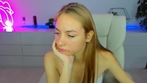 Snapshot of milaaddam chatting on October 6, 5:38 am Milla online show from October 6, 5:38 am