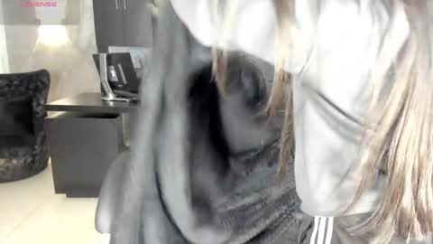 Snapshot of milacoleman chatting on May 21, 3:13 am Mila online show from May 21, 3:13 am