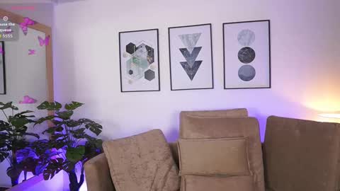 milacrave online show from September 12, 11:43 am