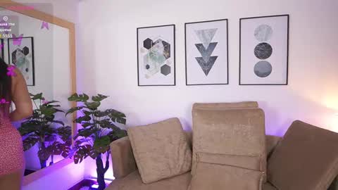 milacrave online show from September 24, 11:35 am