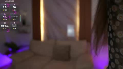 milacrave online show from November 18, 11:47 am