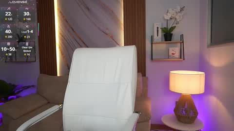 milacrave online show from November 25, 12:05 pm