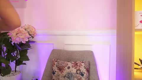 milacrave online show from February 2, 11:42 am