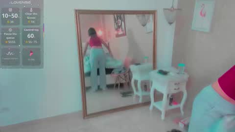 miladiosa online show from September 24, 11:35 am