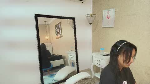 miladiosa online show from October 10, 12:04 pm