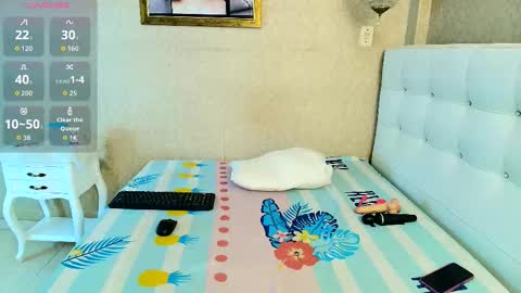 miladiosa online show from November 4, 12:15 pm