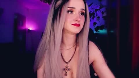 MiladyJolie online show from October 22, 7:19 am