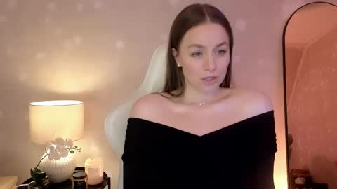 Snapshot of milafleur chatting on September 28, 2:22 pm Mila Fleur online show from September 28, 2:22 pm