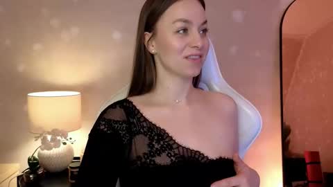 Snapshot of milafleur chatting on October 2, 2:13 pm Mila Fleur online show from October 2, 2:13 pm