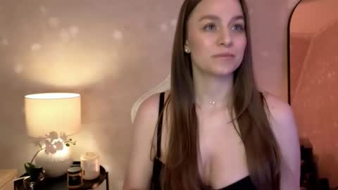 Snapshot of milafleur chatting on October 10, 2:16 pm Mila Fleur online show from October 10, 2:16 pm