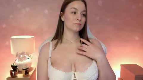 Mila Fleur online show from April 14, 2:12 pm