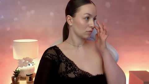 Snapshot of milafleur chatting on May 22, 2:12 pm Mila Fleur online show from May 22, 2:12 pm