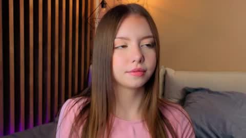 Snapshot of milaice chatting on April 23, 3:14 pm Mila online show from April 23, 3:14 pm