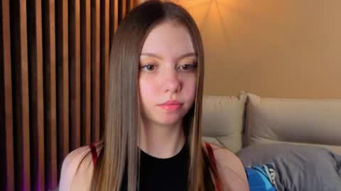 Snapshot of milaice chatting on May 6, 3:39 pm Mila online show from May 6, 3:39 pm