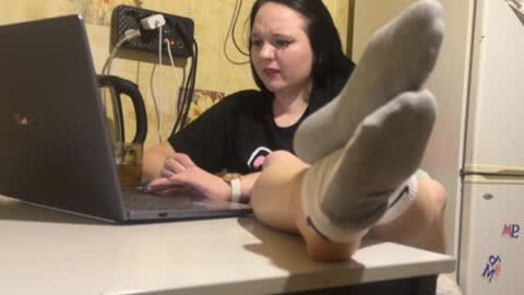 milamisss online show from April 15, 7:58 pm