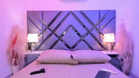 milan_lewiss online show from March 2, 12:23 pm