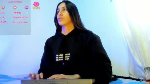 Snapshot of milan_roux chatting on February 12, 11:49 am Milane online show from February 12, 11:49 am