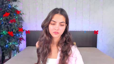 Snapshot of milana_crystal_ chatting on December 29, 11:18 am Milana online show from December 29, 11:18 am