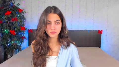 Snapshot of milana_crystal_ chatting on December 30, 8:10 am Milana online show from December 30, 8:10 am