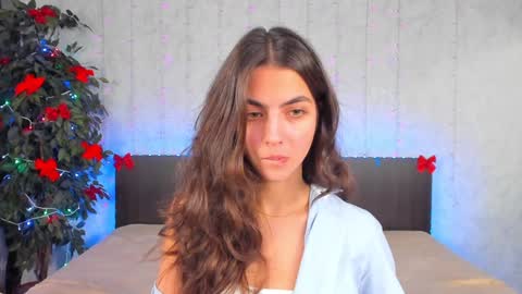 Snapshot of milana_crystal_ chatting on December 30, 2:19 pm Milana online show from December 30, 2:19 pm