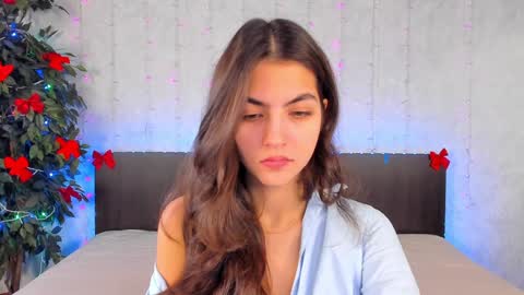 Snapshot of milana_crystal_ chatting on January 6, 8:03 am Milana online show from January 6, 8:03 am