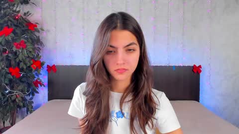 Snapshot of milana_crystal_ chatting on January 13, 8:15 am Milana online show from January 13, 8:15 am