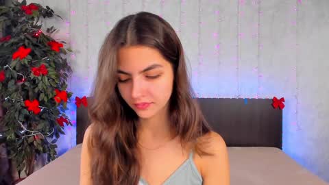 Snapshot of milana_crystal_ chatting on January 14, 8:20 am Milana online show from January 14, 8:20 am