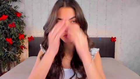 Snapshot of milana_crystal_ chatting on January 15, 8:09 am Milana online show from January 15, 8:09 am