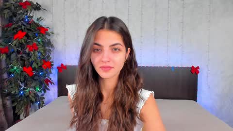 Snapshot of milana_crystal_ chatting on January 17, 8:24 am Milana online show from January 17, 8:24 am