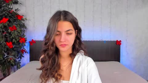 Snapshot of milana_crystal_ chatting on January 19, 8:18 am Milana online show from January 19, 8:18 am