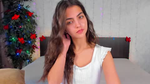 Snapshot of milana_crystal_ chatting on January 27, 11:22 am Milana online show from January 27, 11:22 am