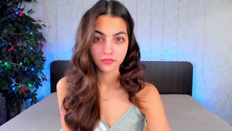 Snapshot of milana_crystal_ chatting on January 30, 8:11 am Milana online show from January 30, 8:11 am