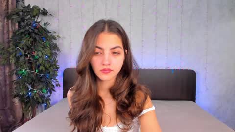 Snapshot of milana_crystal_ chatting on January 31, 8:11 am Milana online show from January 31, 8:11 am