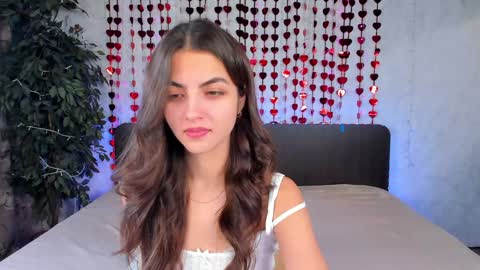 Snapshot of milana_crystal_ chatting on February 4, 8:13 am Milana online show from February 4, 8:13 am