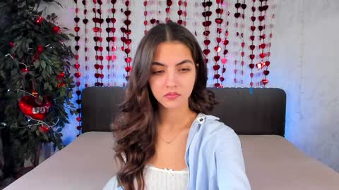 Snapshot of milana_crystal_ chatting on February 6, 8:18 am Milana online show from February 6, 8:18 am