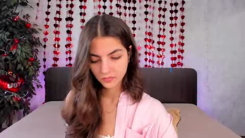 Snapshot of milana_crystal_ chatting on February 15, 8:11 am Milana online show from February 15, 8:11 am