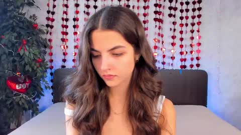 Snapshot of milana_crystal_ chatting on February 19, 8:12 am Milana online show from February 19, 8:12 am