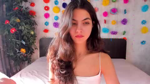 Snapshot of milana_crystal_ chatting on March 9, 11:25 am Milana online show from March 9, 11:25 am