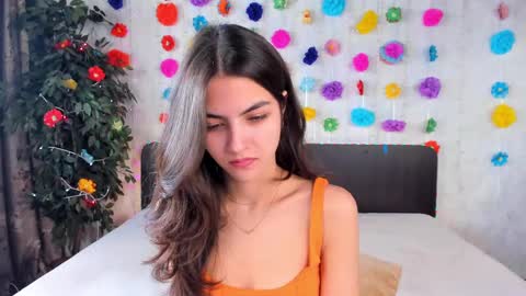 Snapshot of milana_crystal_ chatting on March 10, 8:15 am Milana online show from March 10, 8:15 am