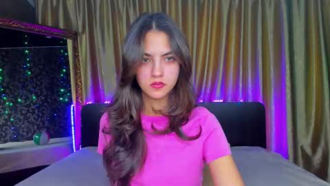 Snapshot of milana_crystal_ chatting on September 21, 7:10 am Milana online show from September 21, 7:10 am