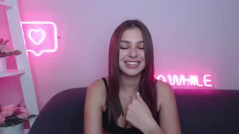 milanaangelas online show from December 2, 11:45 am